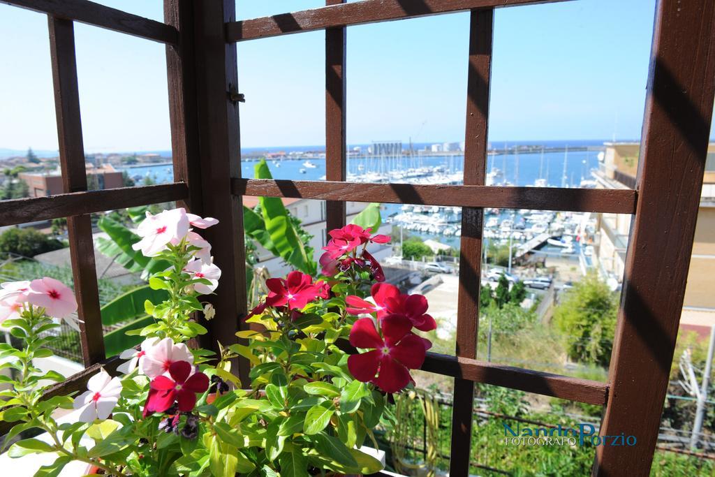 B&B Villa Delle Rondini Вибо Валентия Марина Экстерьер фото