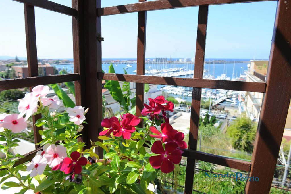 B&B Villa Delle Rondini Вибо Валентия Марина Экстерьер фото